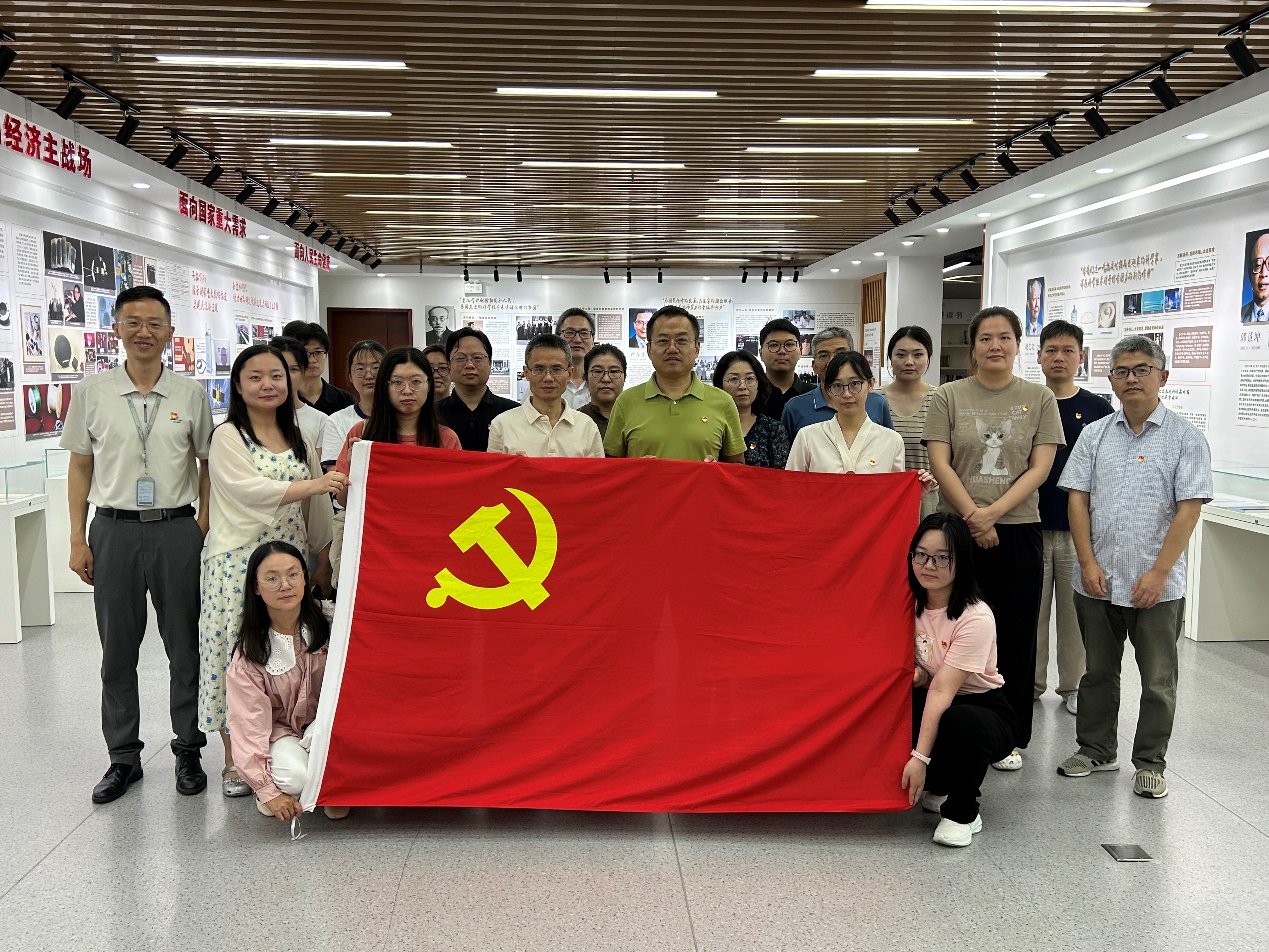 上海硅酸盐所机关第一党支部与嘉定区菊园街道机关第二党支部开展树立和践行正确政绩观联学活动